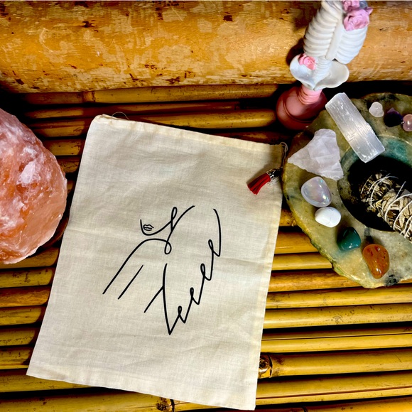 BUNDLE ONLY Light canvas bag with pull close string. 🩶 - Picture 1 of 2